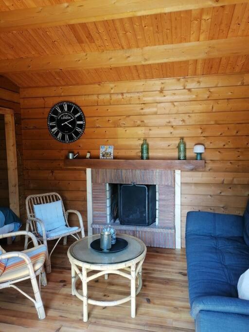 Chalet En Pleine Nature Au Bord D'Un Etang Lanvallay Экстерьер фото