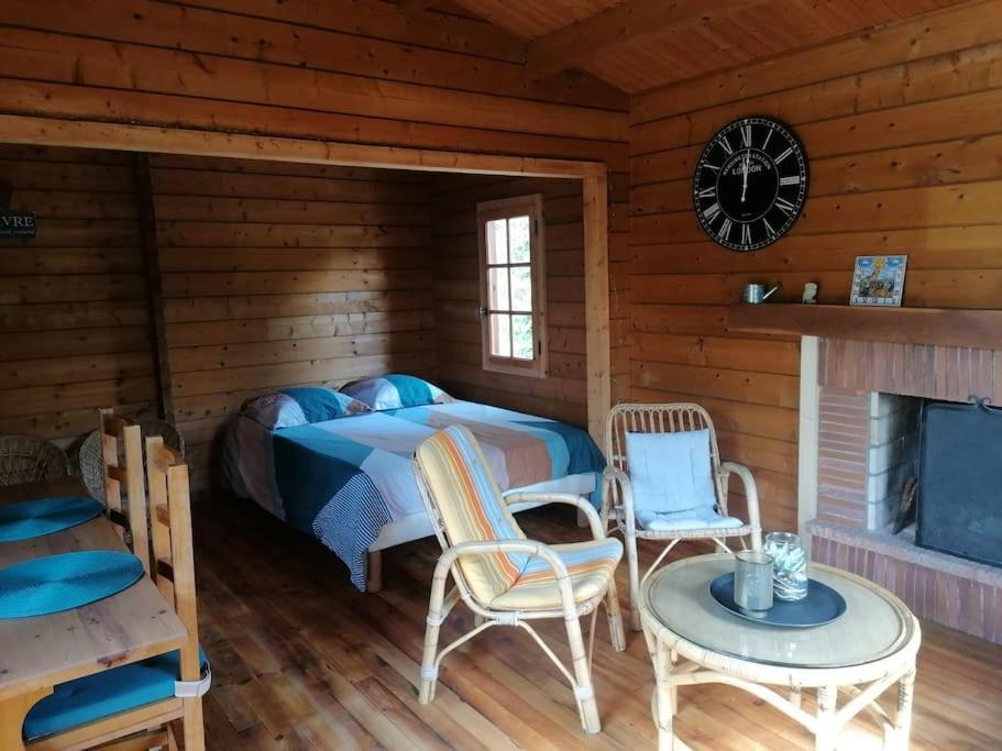 Chalet En Pleine Nature Au Bord D'Un Etang Lanvallay Экстерьер фото